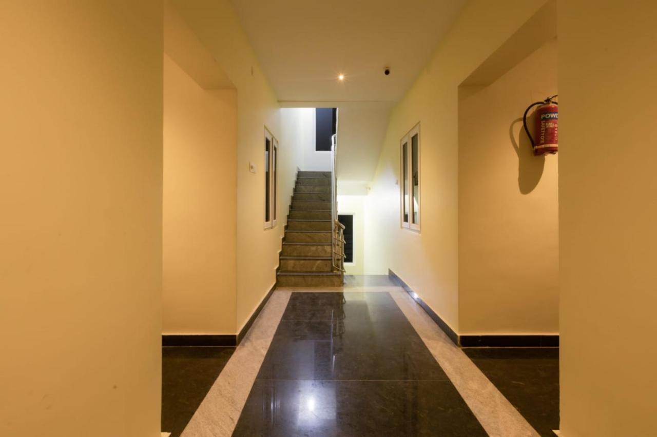 Beestay Hotels Elite Park ตีรูปาติ ภายนอก รูปภาพ
